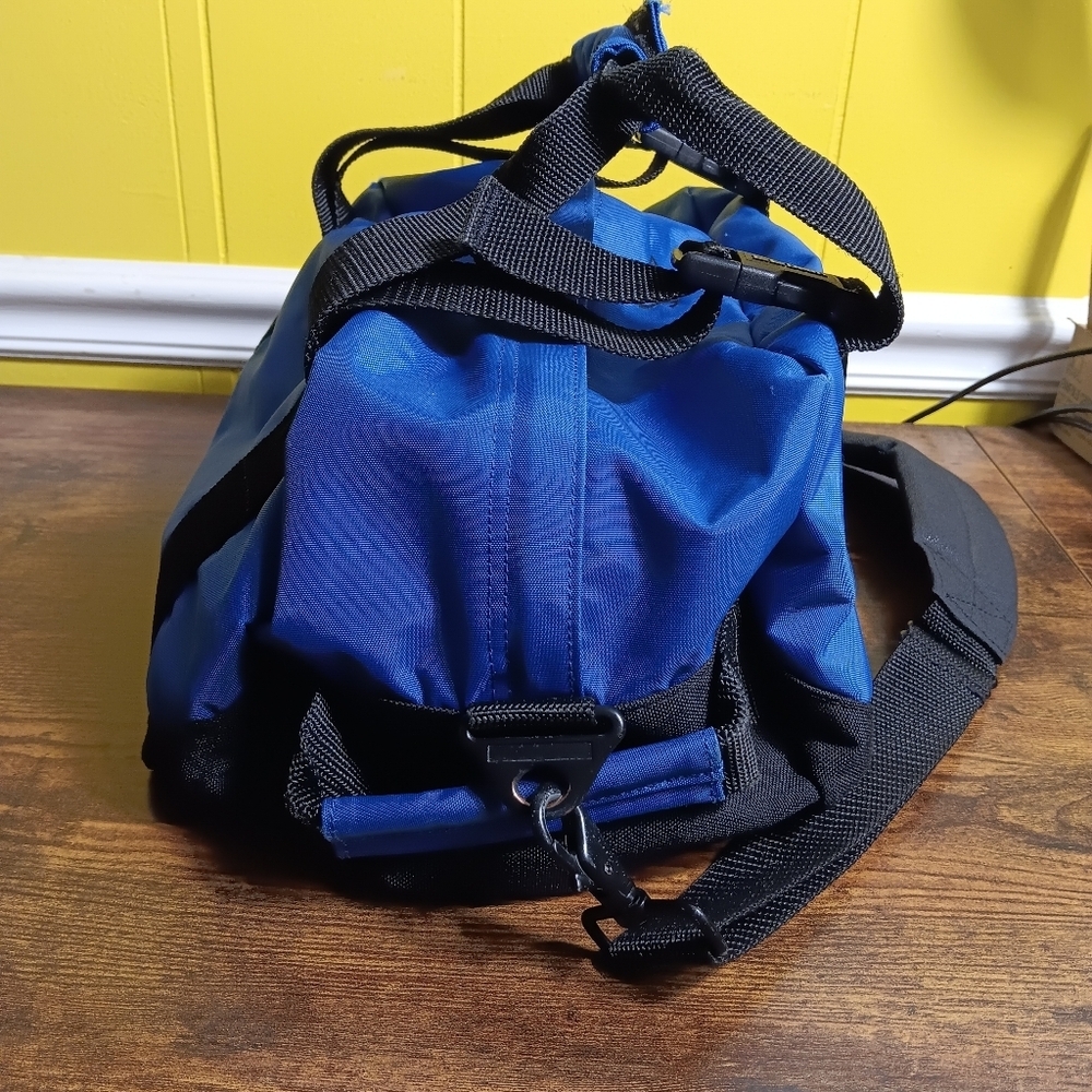 LL Bean Adventure Duffle Bag Blue Nylon Hiking Outdoor Travel Gym Tote - Picture 7 of 14